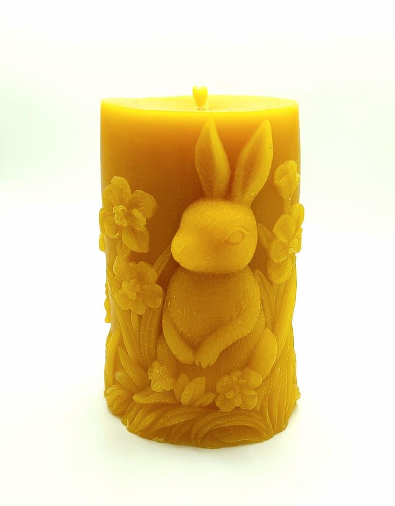 Świeca z wosku pszczelego z zającem