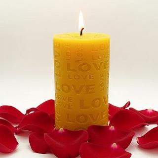 Świeca z wosku pszczelego Love 